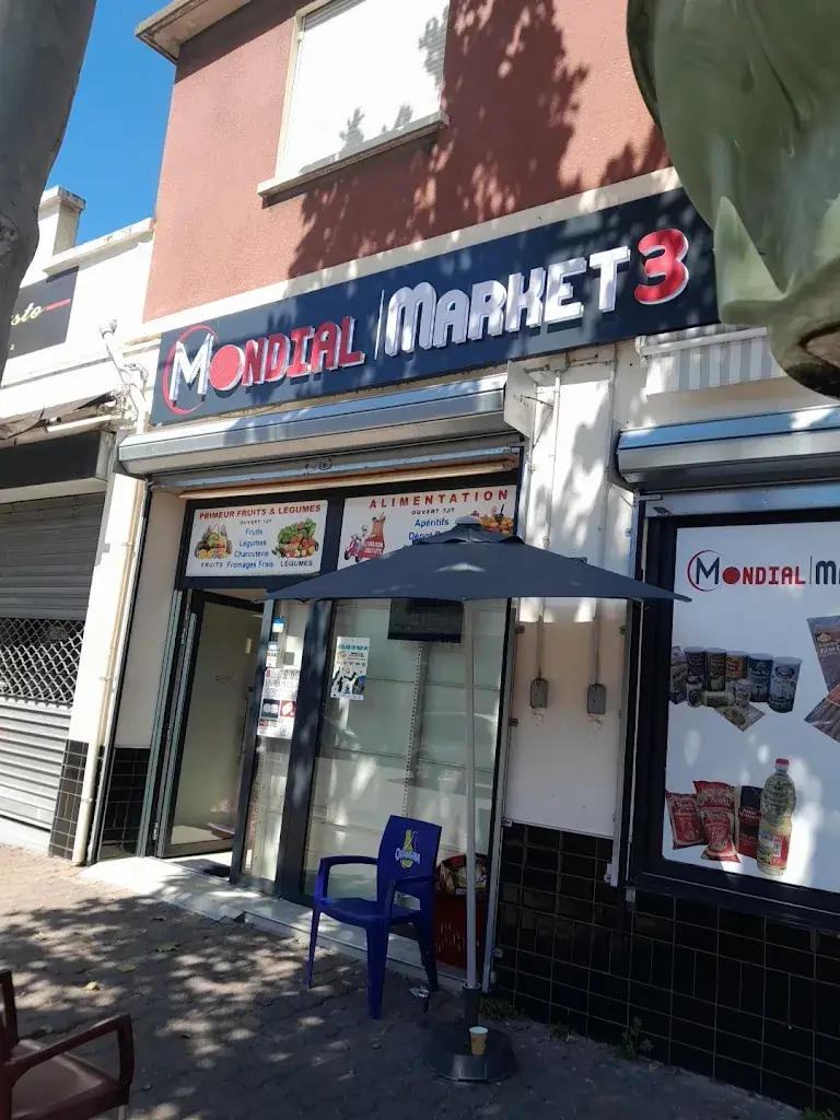 Mondial market 3 restaurant in Port-Saint-Louis-du-Rhône