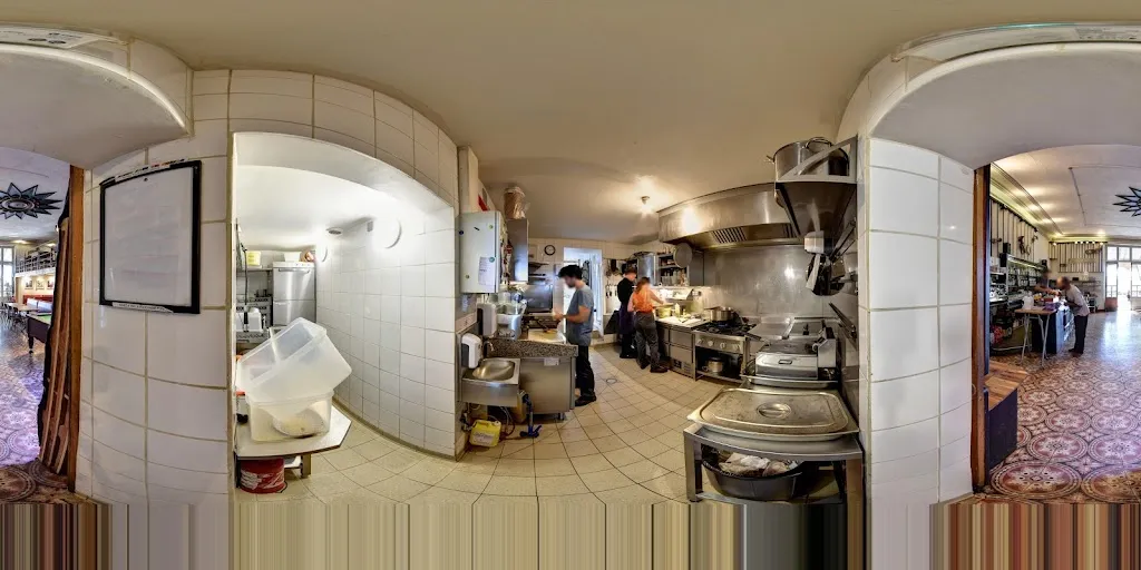 Le café du Cours_Reillanne_slider_image_1