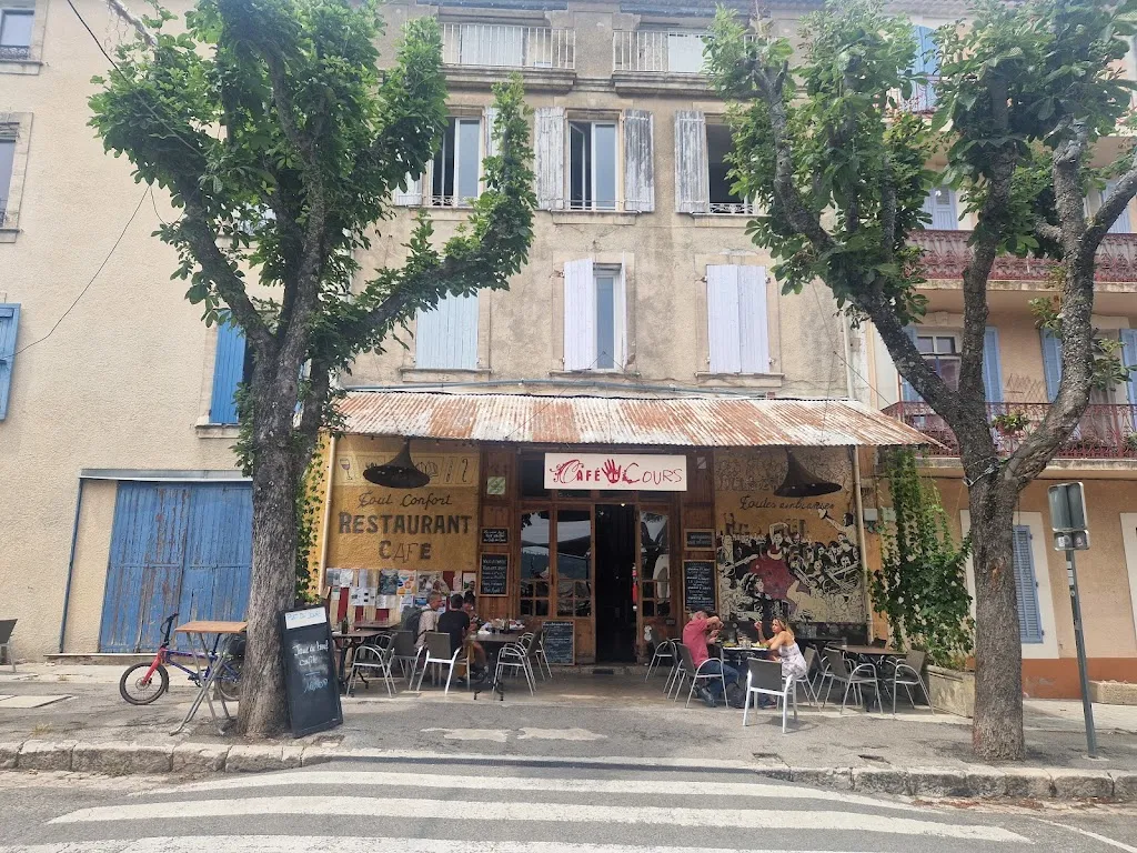 Le café du Cours_Reillanne_slider_image_3