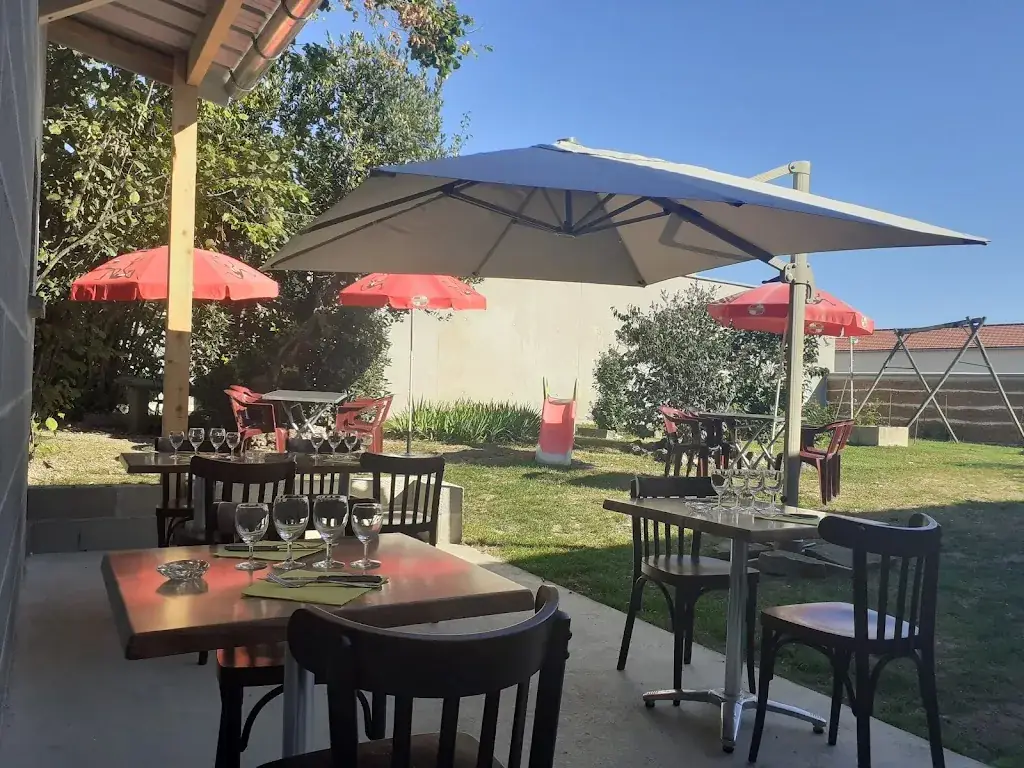 Auberge de Saint Sylvestre_Saint-Sylvestre-Pragoulin_slider_image_1