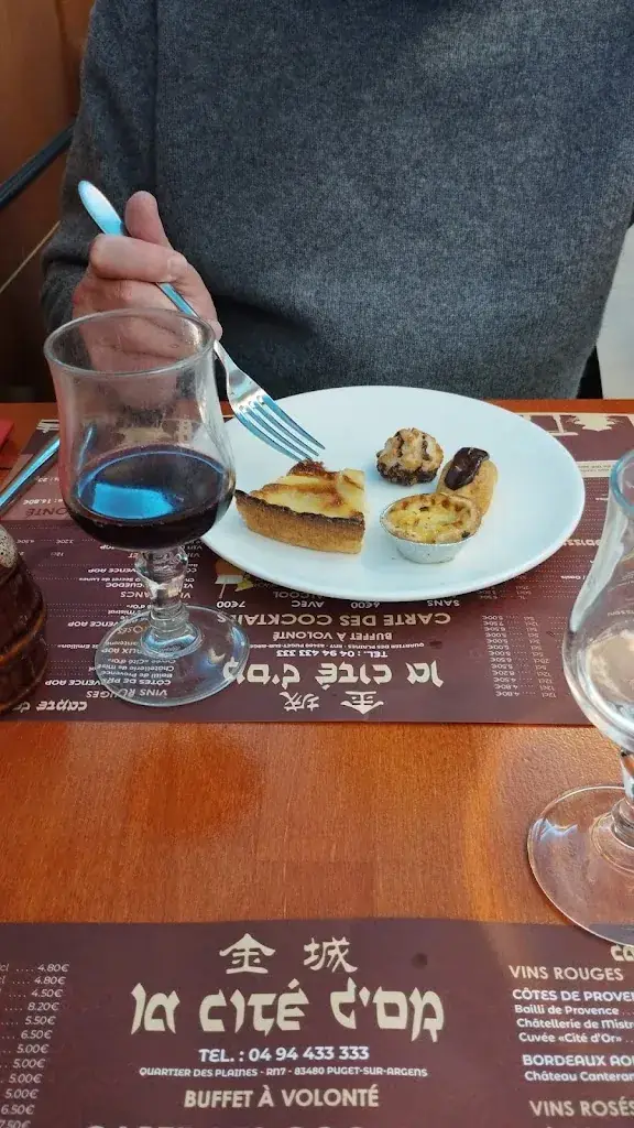Isabelle Hanssens_La Cité d'Or 金城餐馆_Puget-sur-Argens_review
