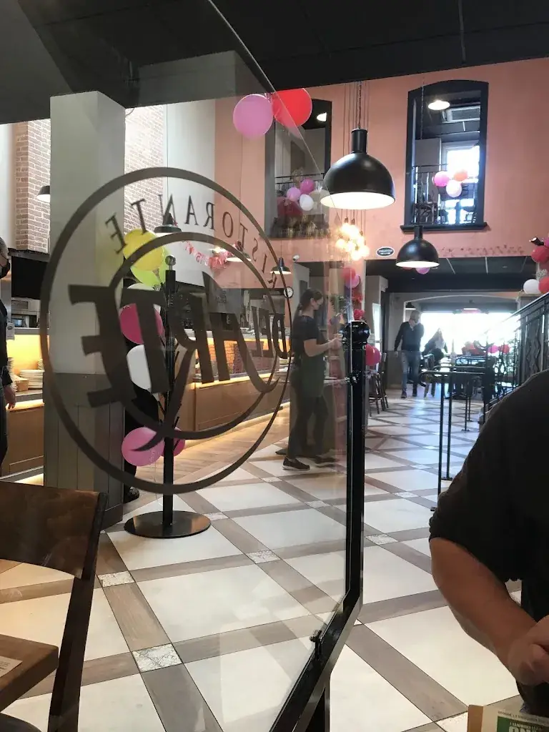 Anita Szabó_Del Arte_Puget-sur-Argens_review