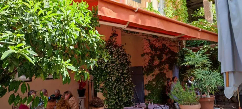 Coralyn Tracey_Les Jardins de l'Orangeraie_Roquebrune-sur-Argens_review