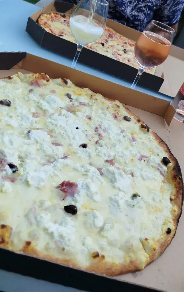 La casa au feu de bois_Rians_slider_image_3