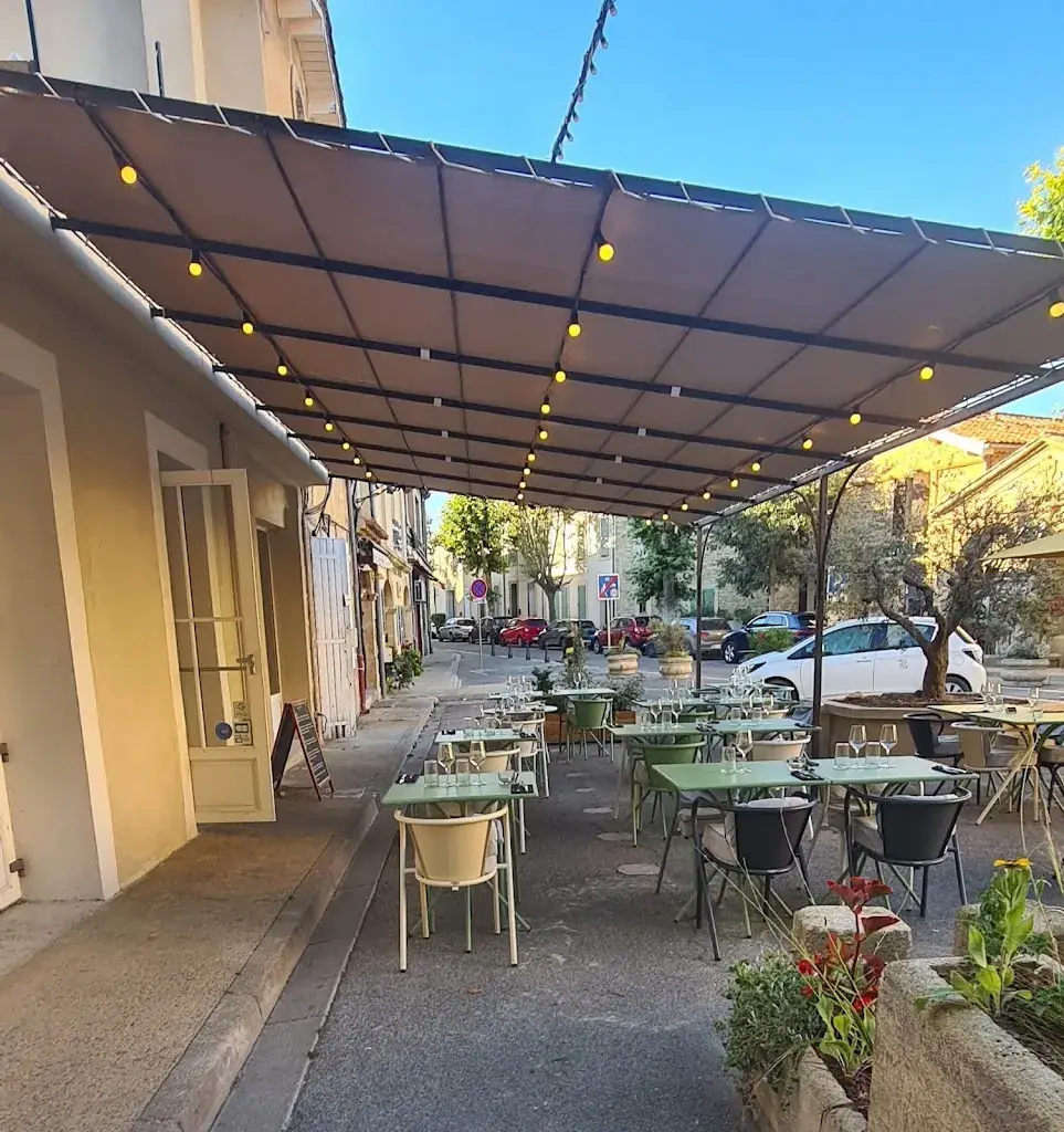 Le Préau restaurante en Rognes