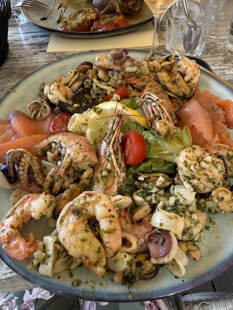 Aida Sesilia Simonetta Bolivar de Bragança_Le Rempart_Riez_review