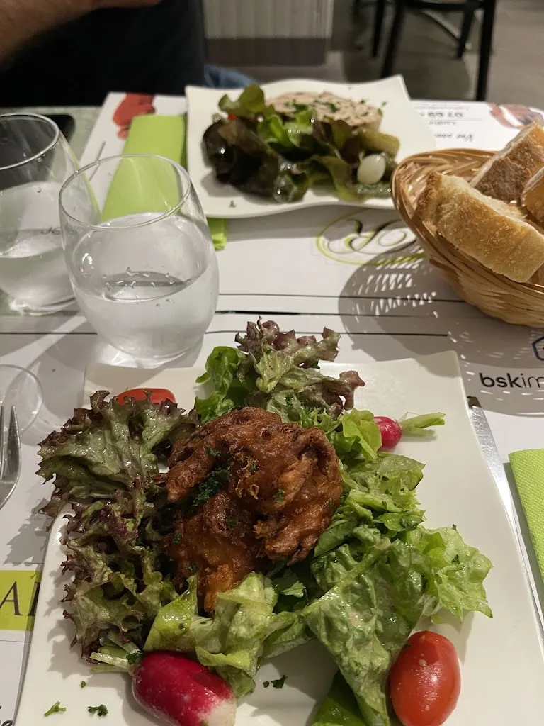 sian james_Bar/restaurant Le Renouveau_Pont-de-Vaux_review