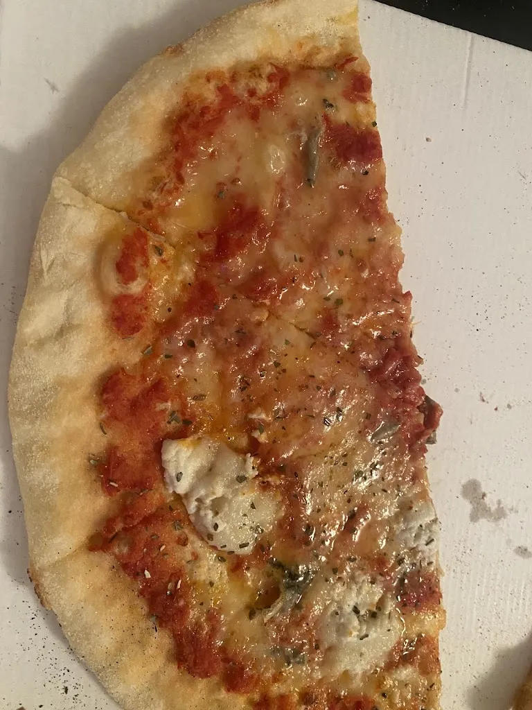 Paul Marie_Pizza Stefano “Les pizzas des Pouilles”_Riez_review