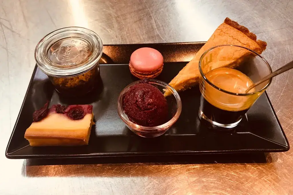 Le Bistrot du Canotier_Rognonas_slider_image_2