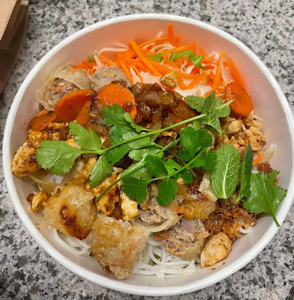 Asia Rognonas_Rognonas_slider_image_2