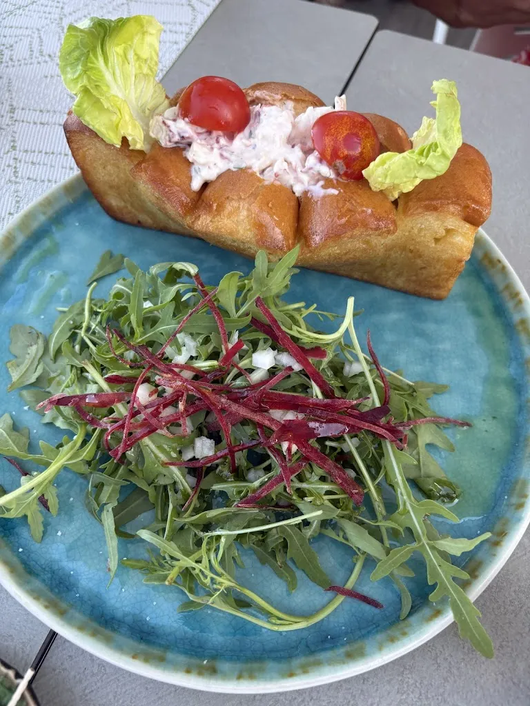 Mark Hevland_Madame BLEUE_Roquebrune-Cap-Martin_review