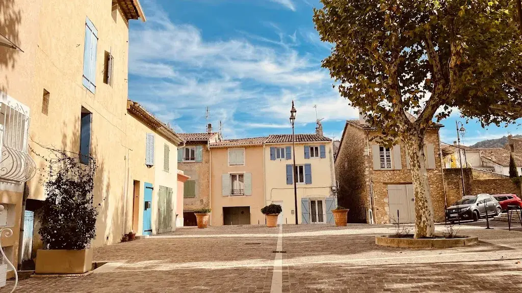 Le Cercle de la jeune France_Rougiers_slider_image_3