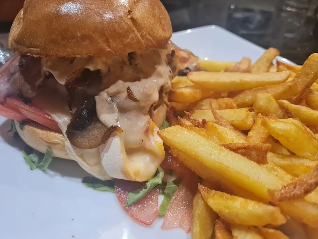 Menu_Pizza du stade chez Lise au feu de bois_Rougiers_immagine_3