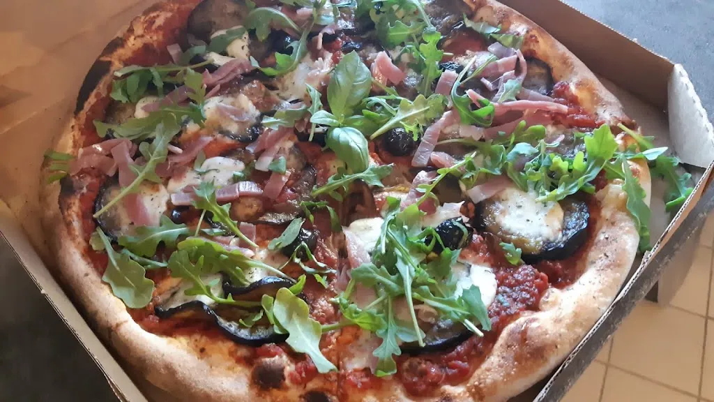 Menu_Pizza du stade chez Lise au feu de bois_Rougiers_immagine_8