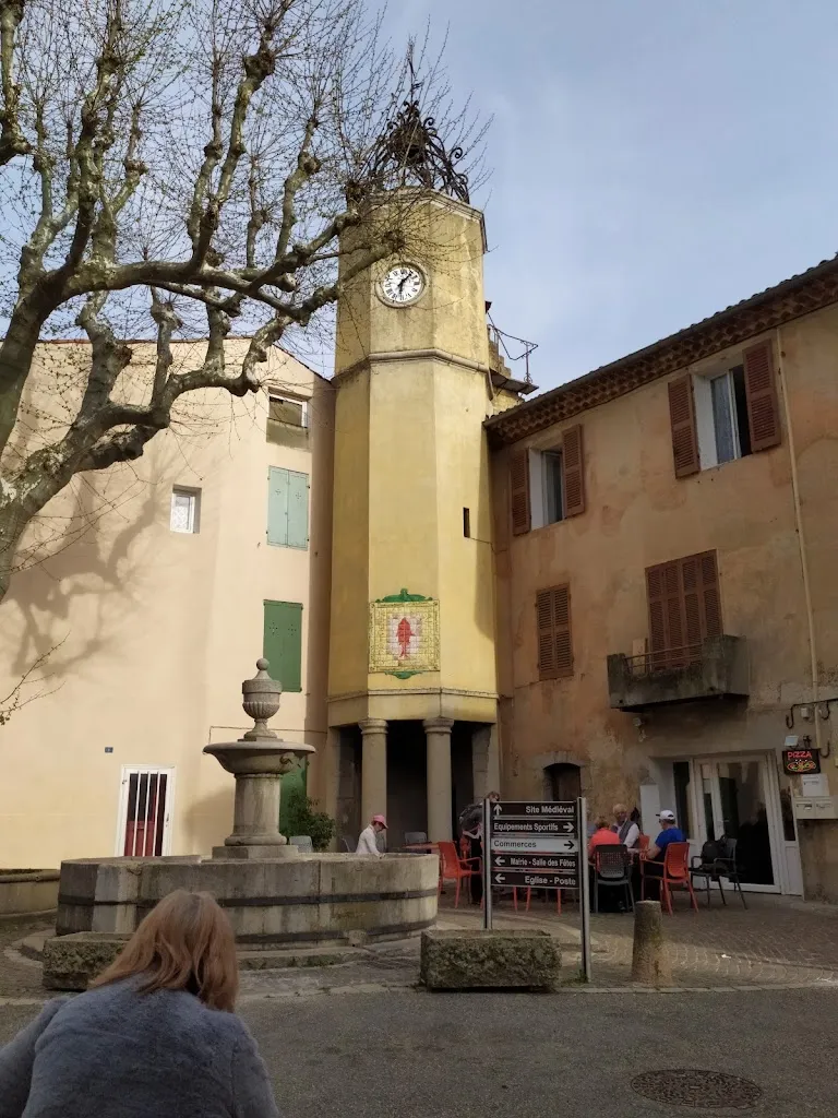 Le Café Du XXème Siècle_Rougiers_slider_image_3