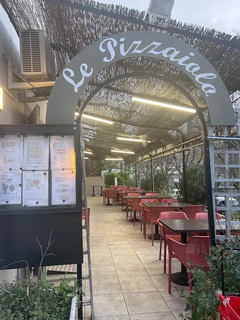 Le Pizzaiolo restaurant in Roquevaire