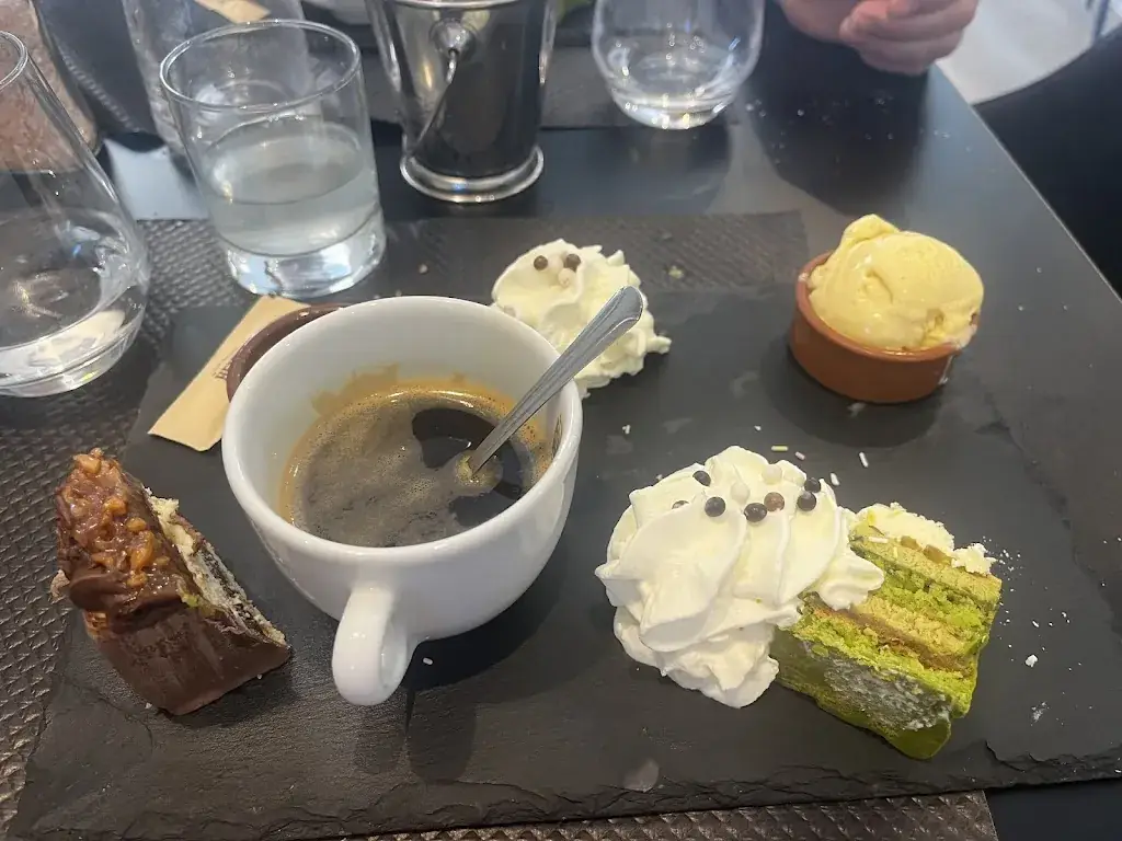 Christine Venangeon_L’art des 2C_Roquevaire_review