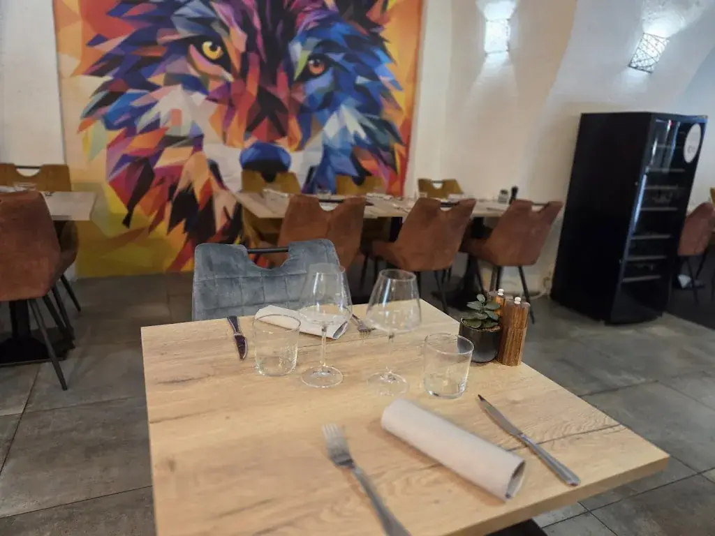 La Grotte du Loup by zefinio restaurant à Rognac