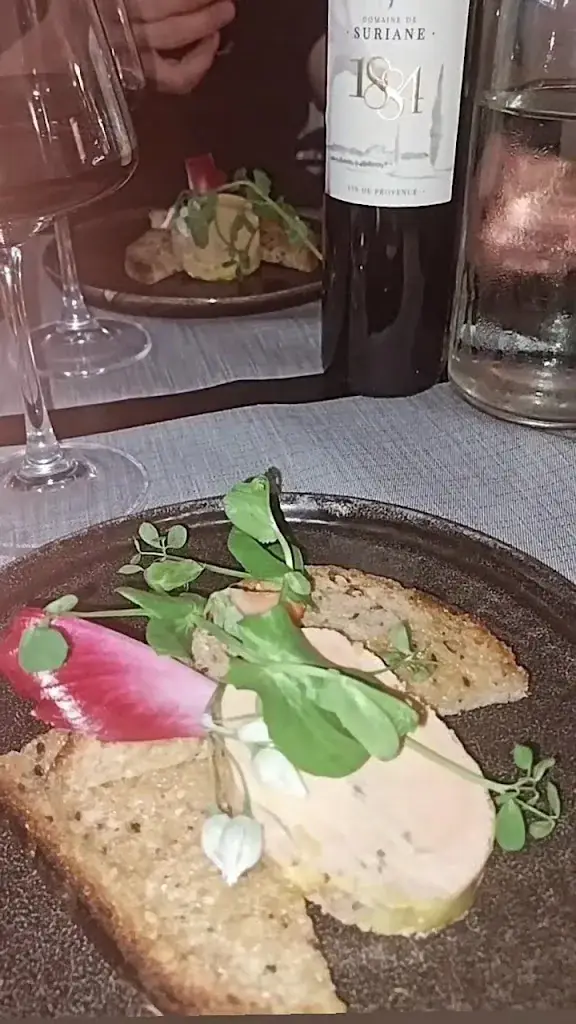 La Grotte du Loup by zefinio_Rognac_slider_image_2