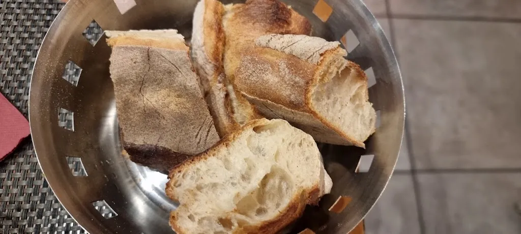 M M._Le Mas Des Lilas_Rognac_review