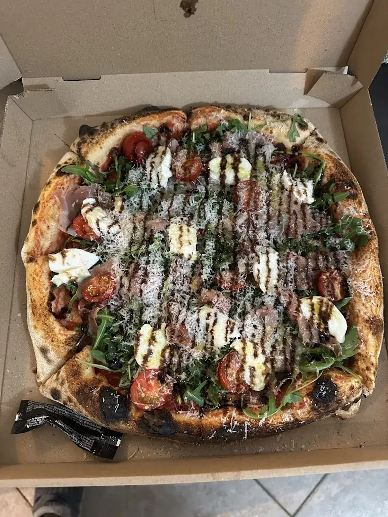 Dylan Barale_Rocca Pizza traiteur_Rognac_review