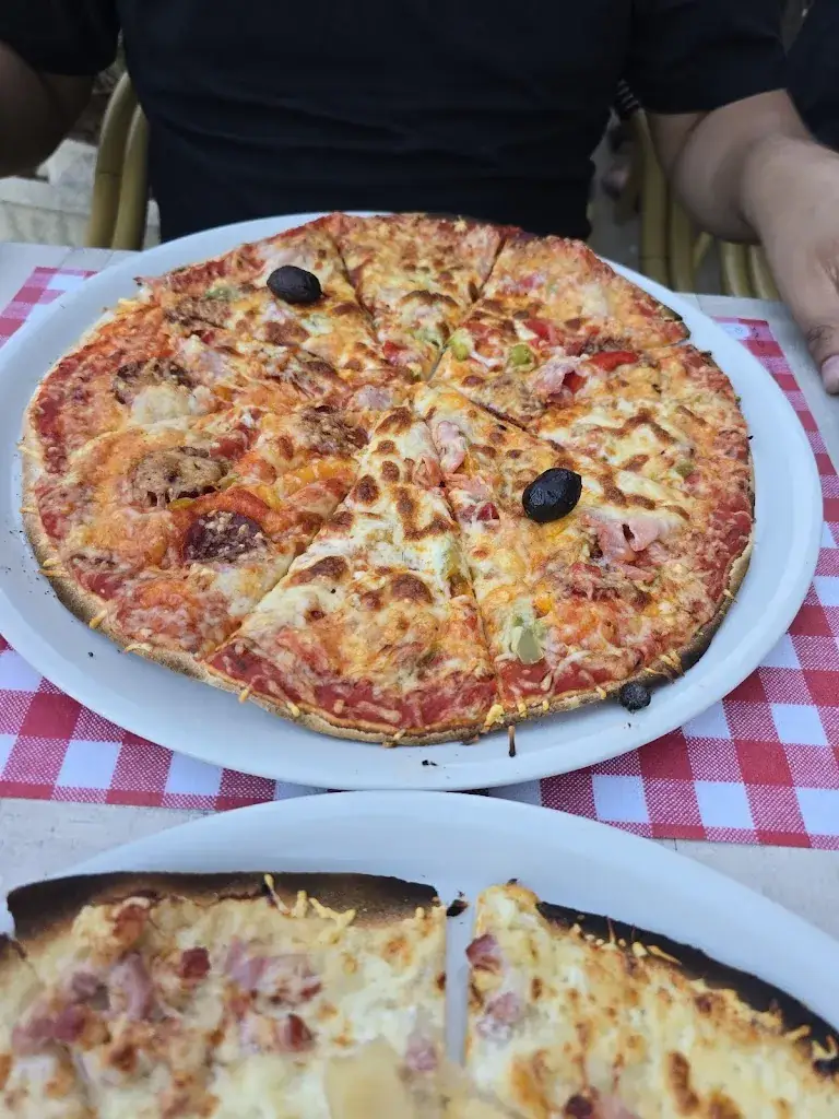 Alexia Pedrero_Café des Sports_Sablet_review