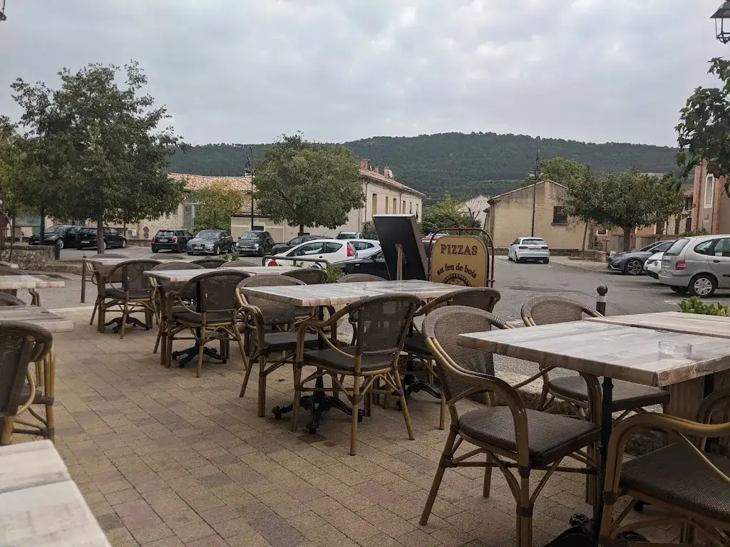 Café des Sports restaurant in Sablet