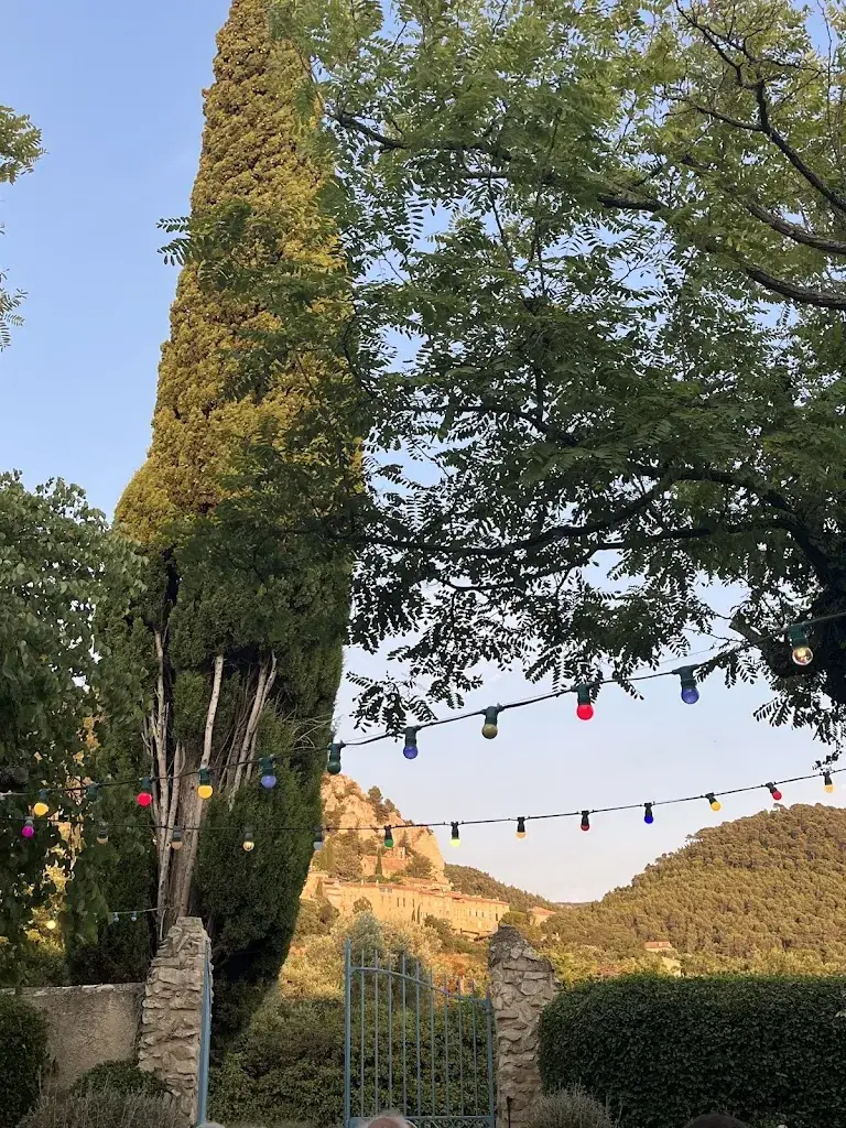 Marlon VanMol_Hôtel La Bastide Bleue_Séguret_recensione