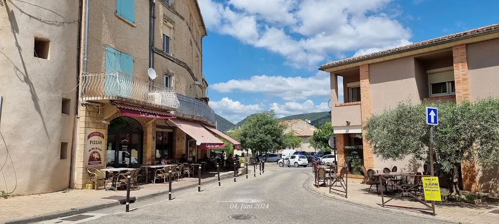 Pizzeria La Come di_Sablet_slider_image_3