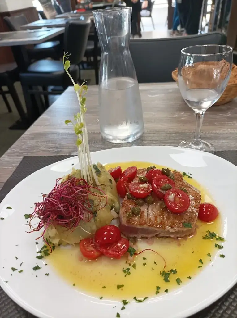 Le perroquet restaurant bar_Saint-André-de-la-Roche_slider_image_3