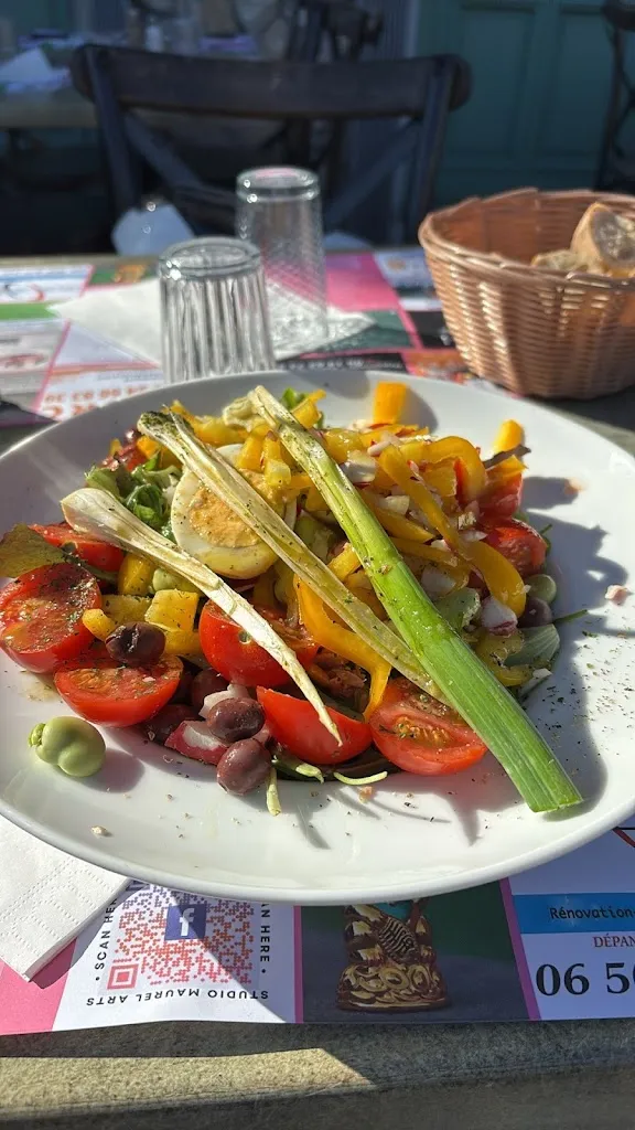 Martti Aru_Bar Restaurant De La Jeunesse_Nice_review