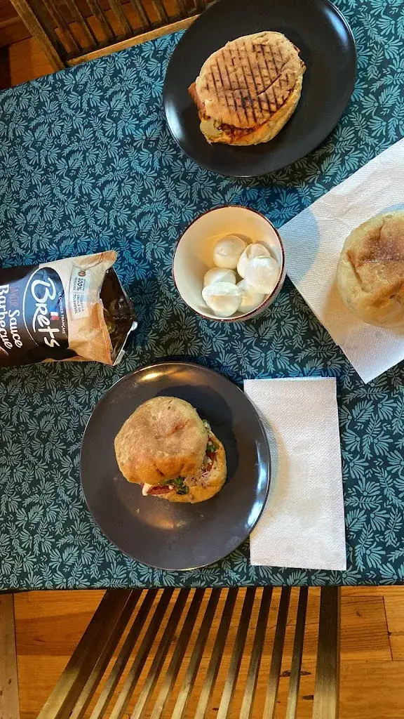 Lorenzo Masson_L'Esquiché_Saint-André-de-la-Roche_review