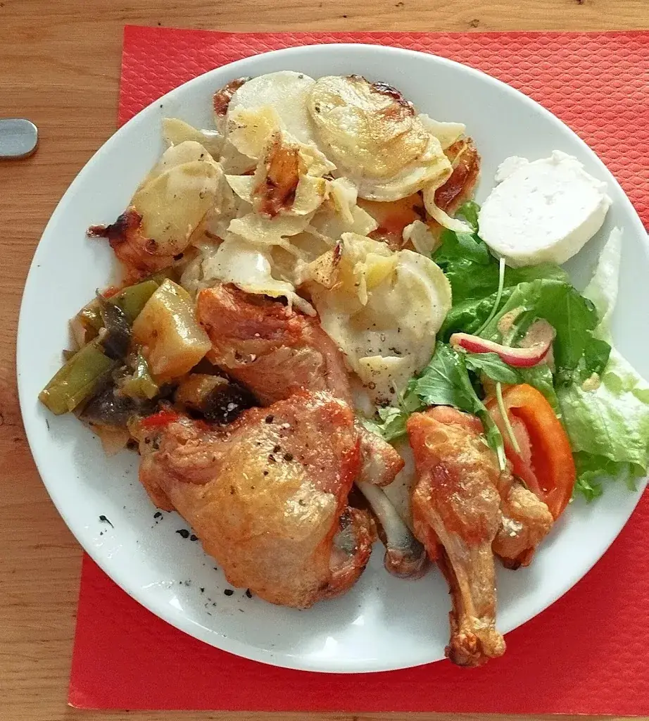 Martin D. Bartsch_Chez Camille Hotel Café Bistrot_l'Abbaye_review