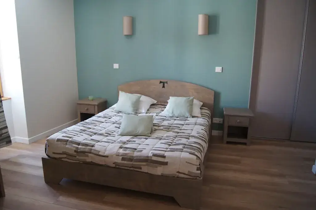 Chez Camille Hotel Café Bistrot_l'Abbaye_slider_image_2