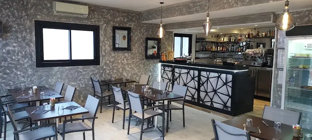 RESTAURANT L'ARAGONITE_Saint-Cézaire-sur-Siagne_slider_image_1