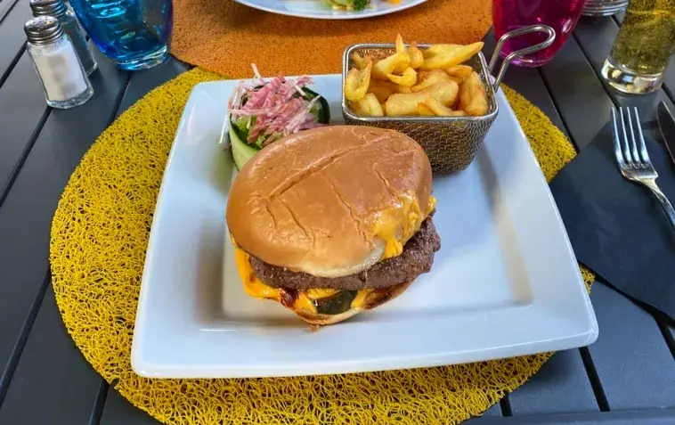 Cafe Lioń_Saint-Cézaire-sur-Siagne_slider_image_3