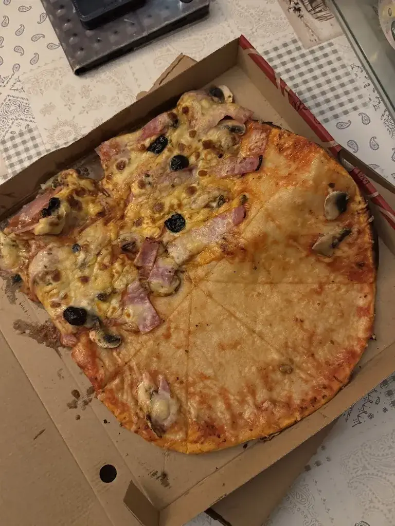 Arnaud M_Pizzas Les Colonnes_Saint-Bonnet-en-Champsaur_review