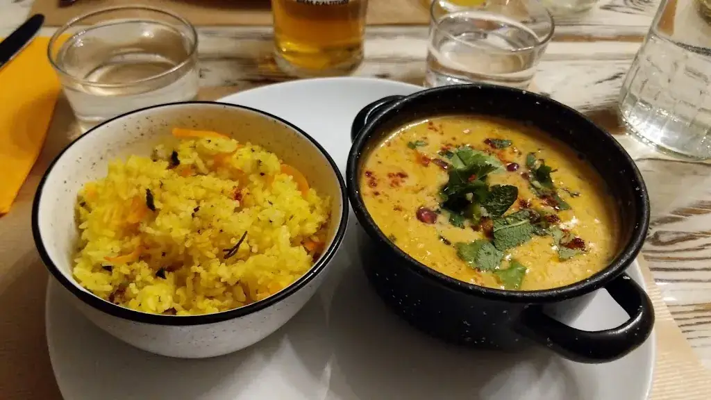 Geoffrey Devitt_Bianca_Saint-Chaffrey_review