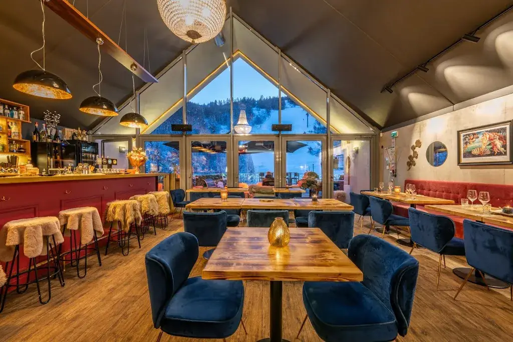 Rooftop La Coquille_Saint-Chaffrey_slider_image_1