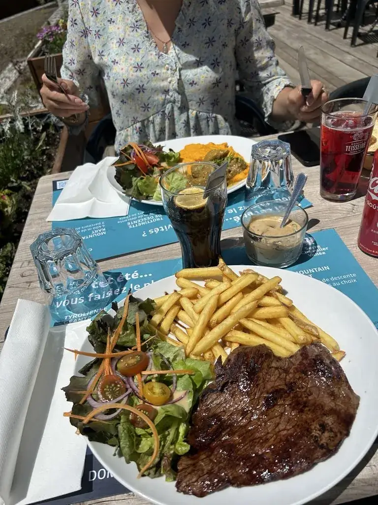 Le Pied Du Mur_Saint-Chaffrey_slider_image_3