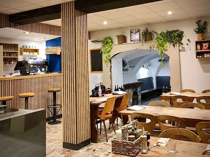 Café Restaurant bio 