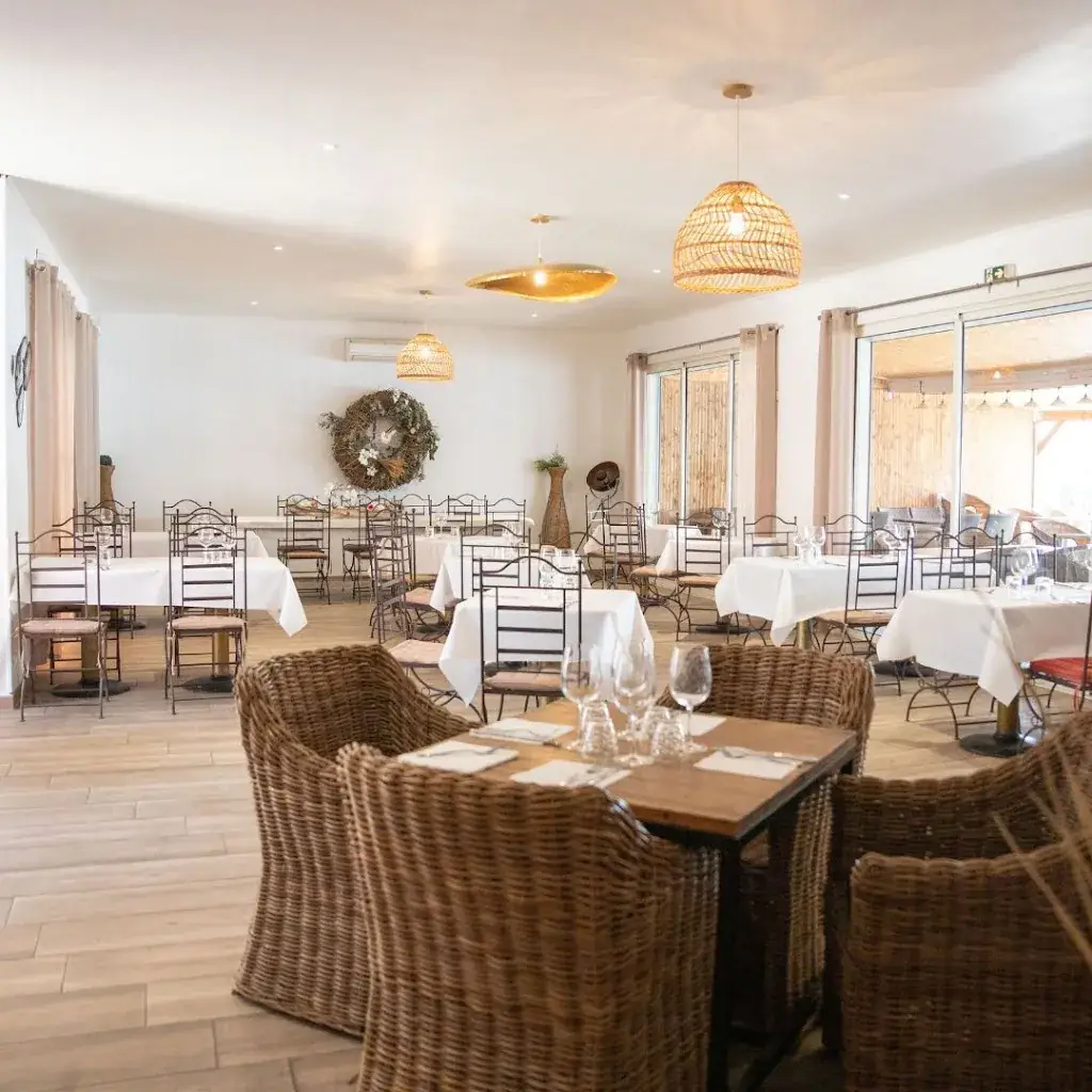 La Digue_Saint-Chamas_slider_image_1