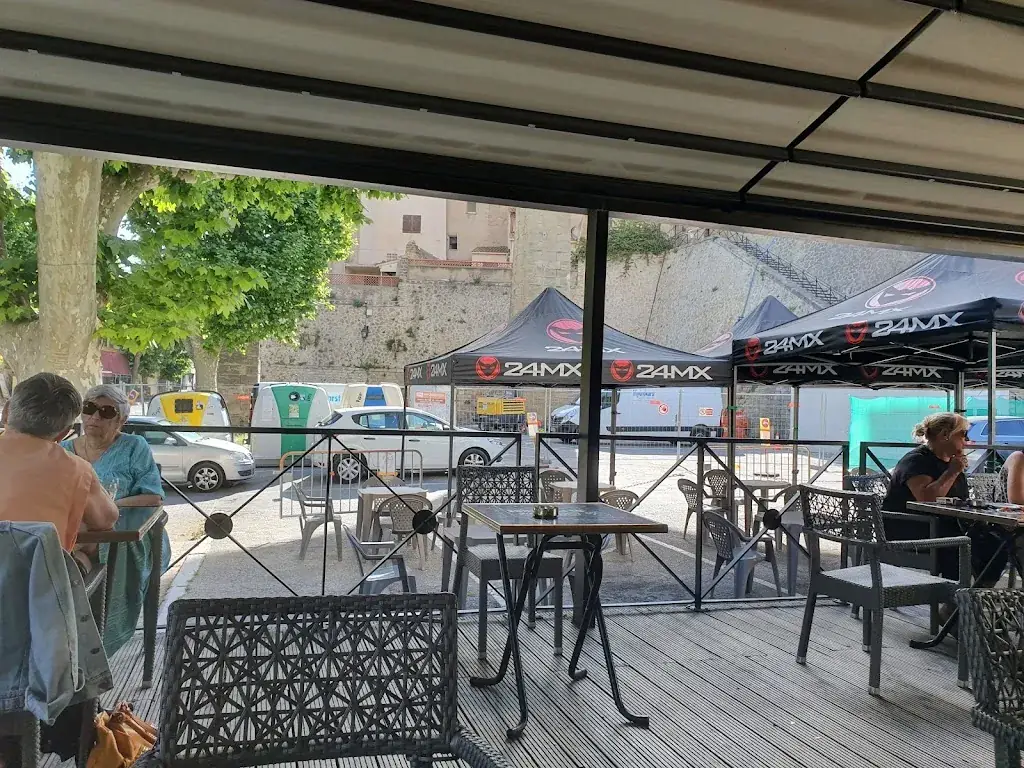 Le Bistrot De Provence restaurant in Saint-Chamas