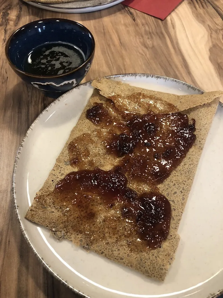 Jacqueline Vellozo_La Table des Celtes_Saint-Chamas_review