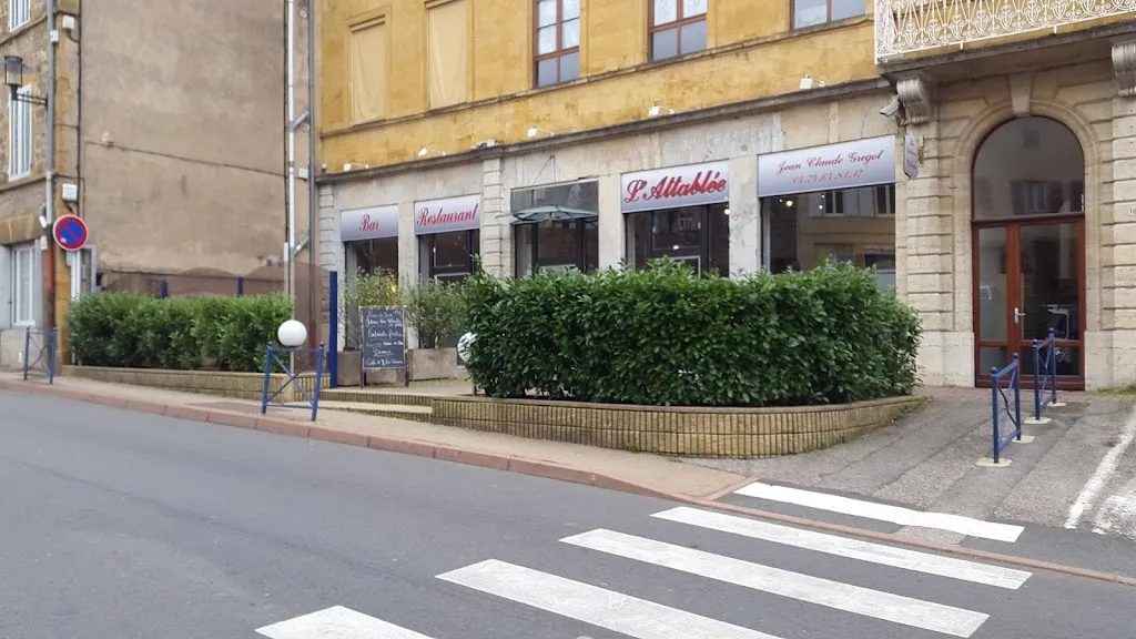 L'attablee_Saint-Forgeux_slider_image_1