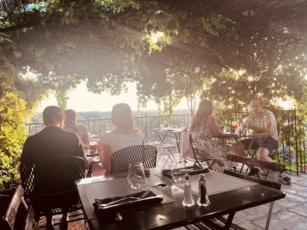 Babette B_Hôtel - Restaurant Les Remparts_Venasque_review