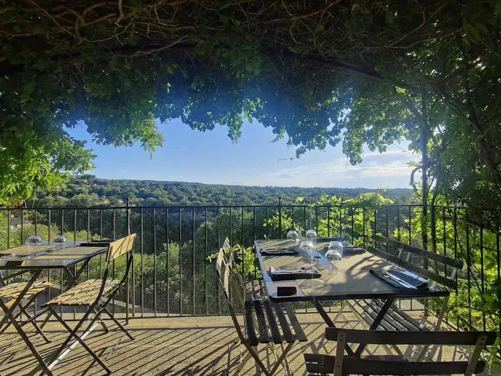 Hôtel - Restaurant Les Remparts_Venasque_slider_image_3