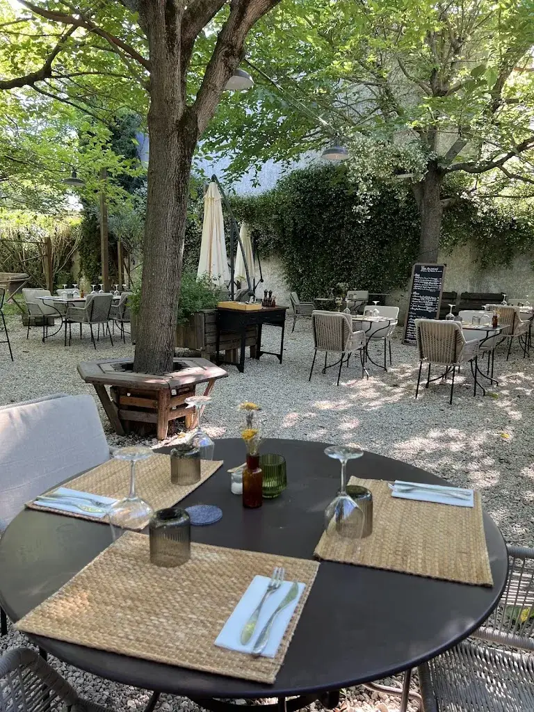 Restaurant Chez Paul restaurant in Saint-Étienne-du-Grès