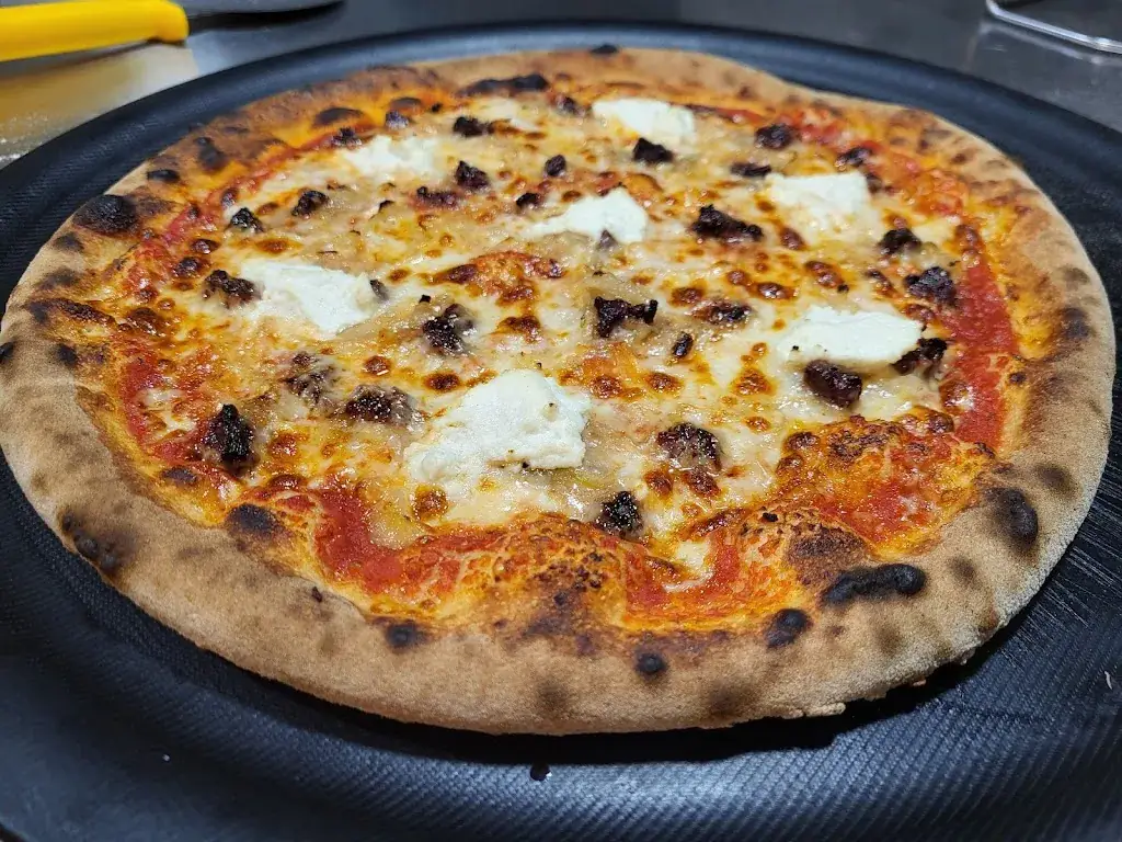 La Casa TOTO_Saint-Étienne-du-Grès_slider_image_2