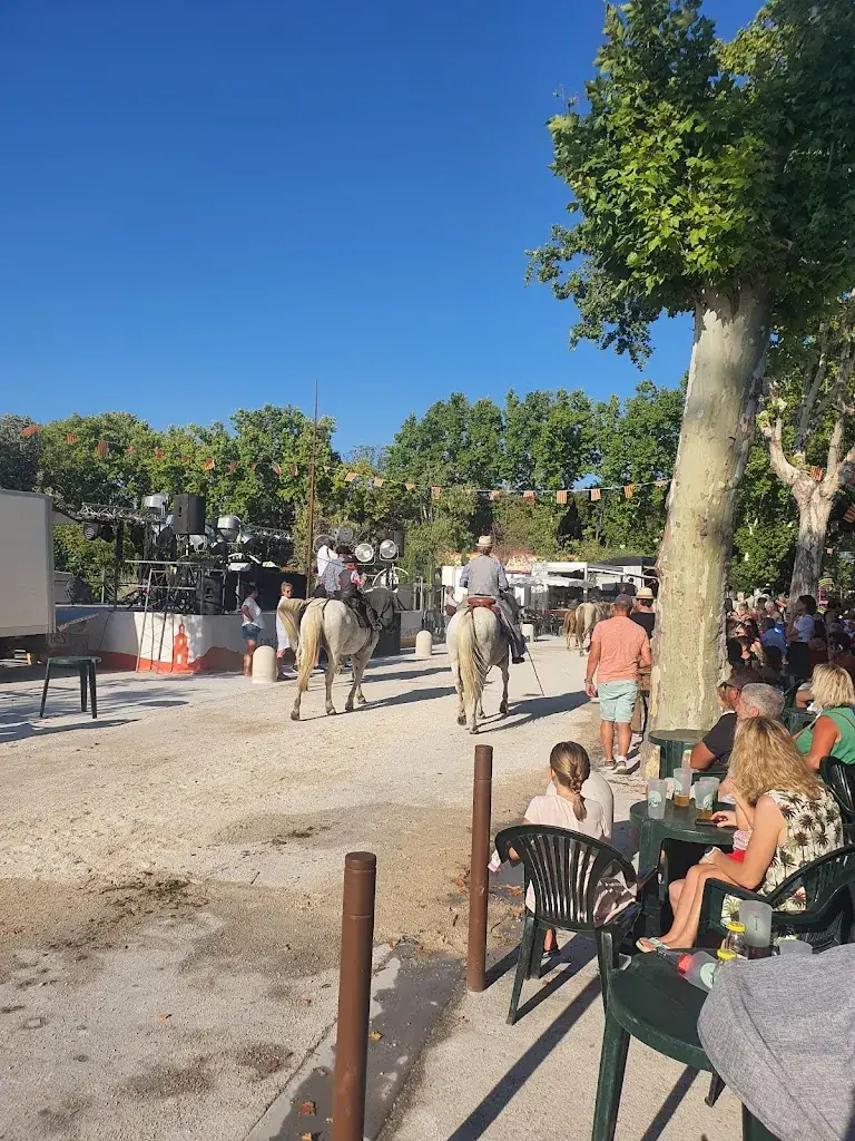 Rene Klostermann_Cafe Du Vieux Gres_Saint-Étienne-du-Grès_review